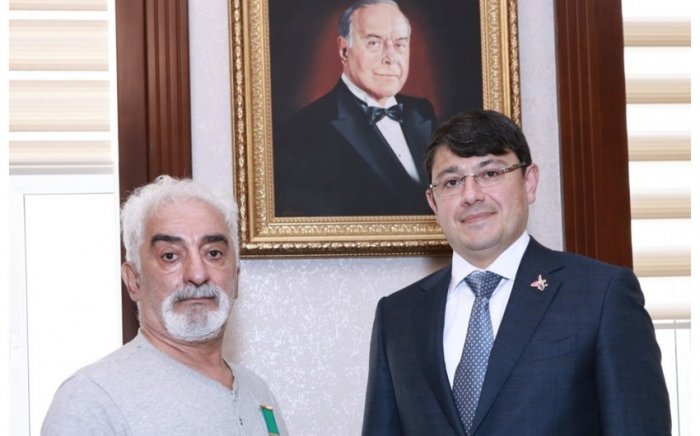    Rauf Avşarova “Tərəqqi” medalı təqdim olundu   