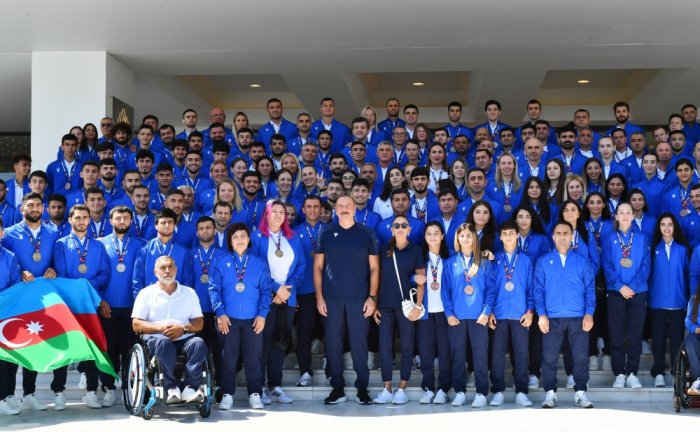    Prezidentin idmançılarla görüşündən    FOTOLAR     
   