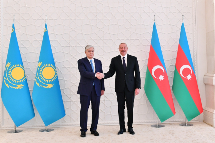 Azerbaijani and Kazak Presidents ink documents following their meeting