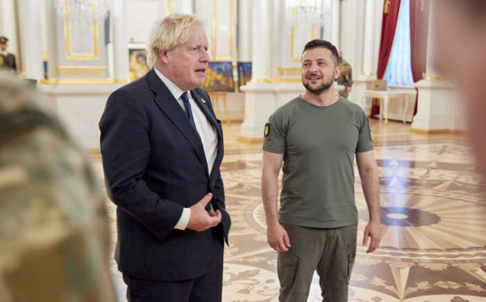 Boris Johnson arrives in Kyiv