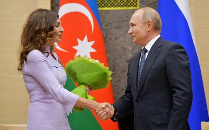    Vladimir Putin Mehriban Əliyevanı təbrik edib  
   