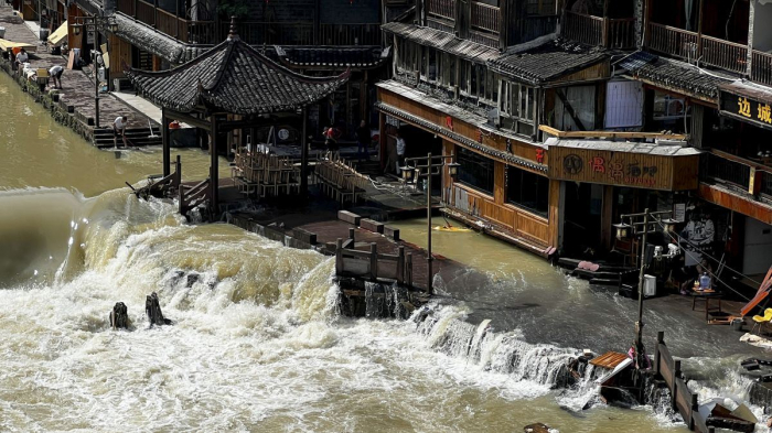   Death toll rises to 1,000 as torrential rains wreak havoc in Pakistan  