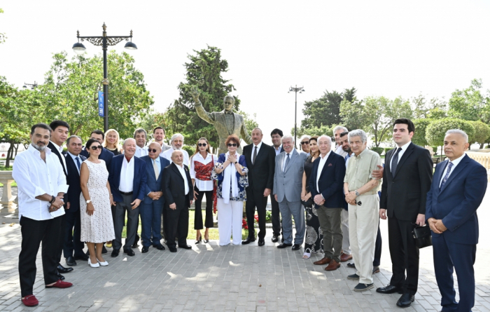  Azerbaijani president and first lady attend unveiling ceremony for statue world-renowned singer Muslum Magomayev 