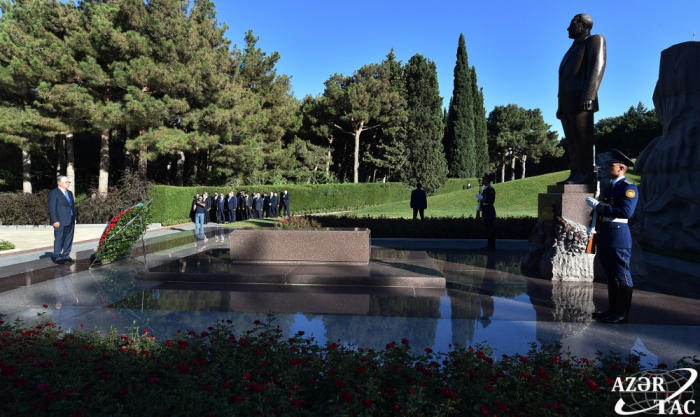 Kazakh president pays tribute to national leader Heydar Aliyev