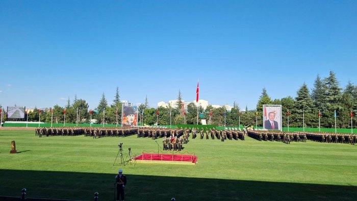 Azerbaijani defense minister attends graduation ceremony of Turkish Military Academy of Land Forces