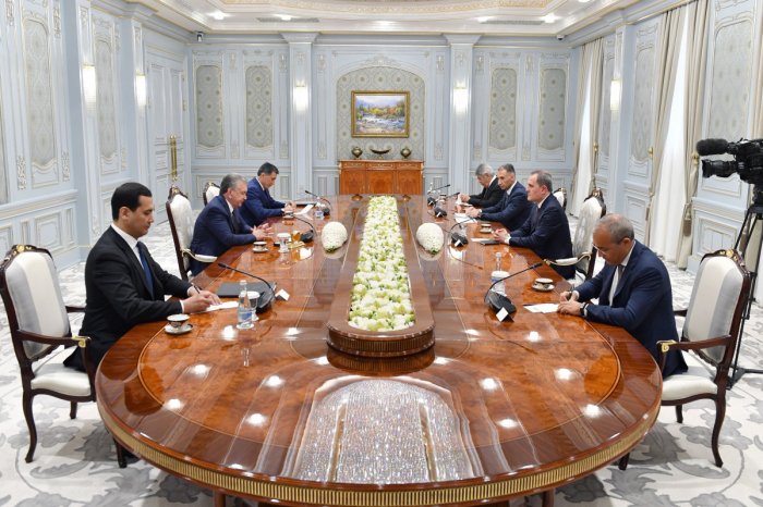    Şavkat Mirziyoyev Azərbaycan nümayəndə heyətini qəbul edib   