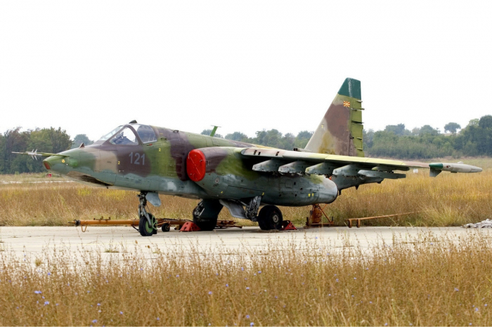  Nordmazedonien hat der Ukraine 4 Militärflugzeuge übergeben 