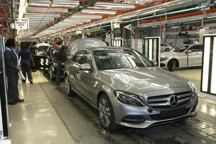 "Mercedes" Rusiyadakı zavodunu satır