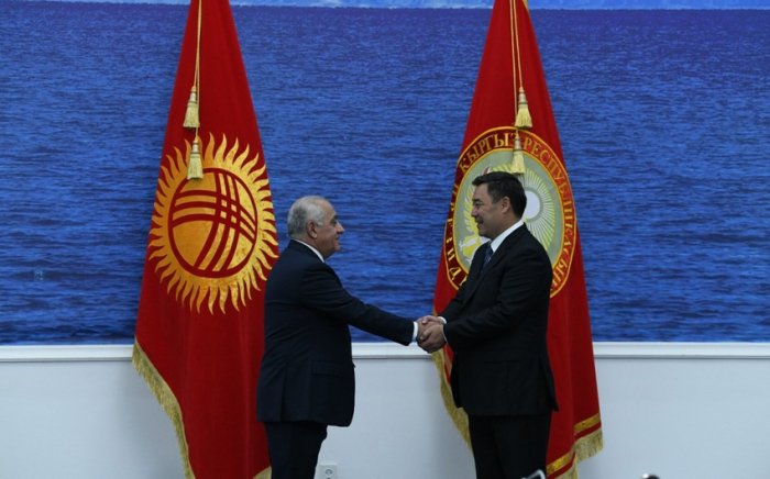  Əli Əsədov Qırğızıstan Prezidenti ilə görüşüb 