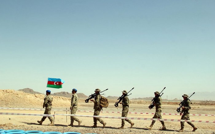 Los militares azerbaiyanos realizan los siguientes ejercicios en el concurso "Frontera de francotirador" 