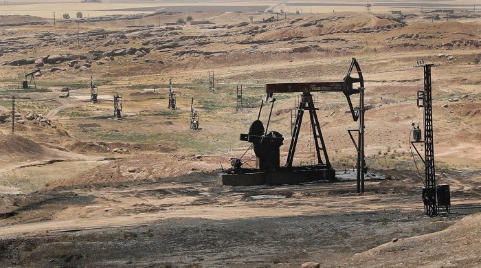 ABŞ Suriyadan gündə 66 min barel neft çıxarır  
