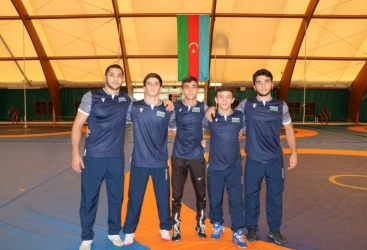 Otros tres luchadores azerbaiyanos ganan medallas en el Campeonato Mundial de Italia