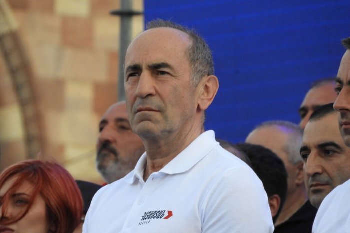       Koçaryan ağır xəstəlik tapıb:    Almaniyada müalicə olunur   