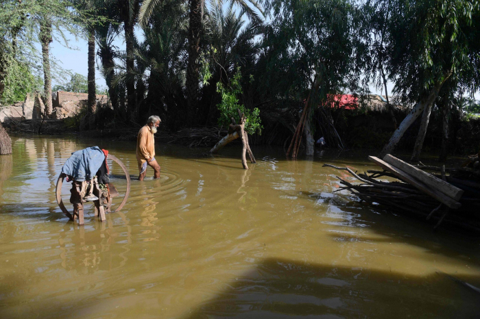  Le bilan des inondations au Pakistan monte à 1061 morts 