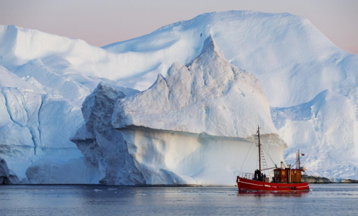 Antarktidada buzlaqlar görünməmiş miqdarda azalıb
