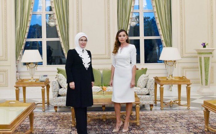    Əminə Ərdoğan Mehriban Əliyevanı təbrik edib   