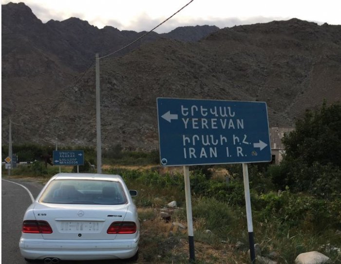    İrəvanla Tehran arasında    "rüsum anlaşılmazlığı"       
