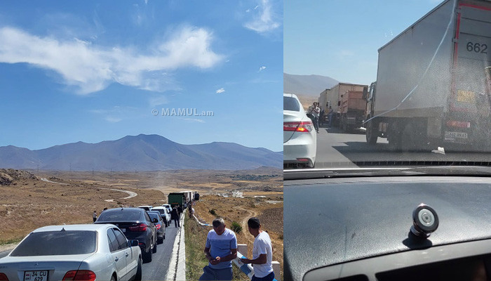       Ermənistanda etiraz:   Sürücülər beynəlxalq əhəmiyyətli yolu "iflic" etdilər   