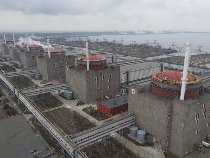    Zaporojye AES-ə iki mərmi düşüb   