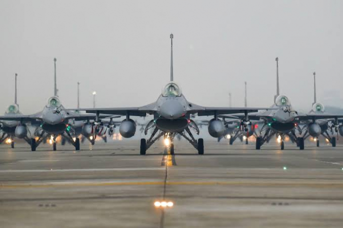   11 chinesische Flugzeuge flogen in Taiwans Luftverteidigungszone ein  