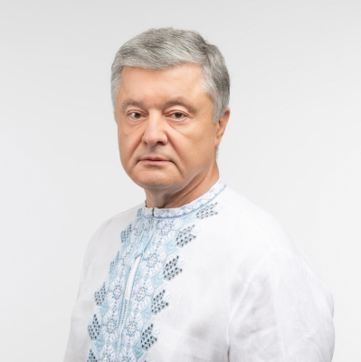 El quinto presidente de Ucrania es elegido miembro del Centro Internacional Nizami Ganjavi