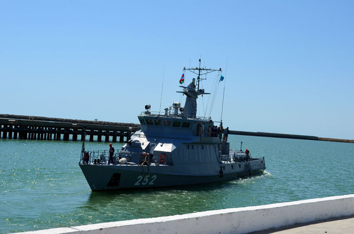  Iranian, Kazakh and Russian warships left Baku port   