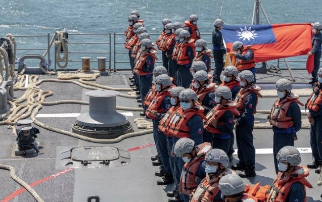 Çin Tayvan istiqamətinə 21 təyyarə, 5 gəmi yolladı