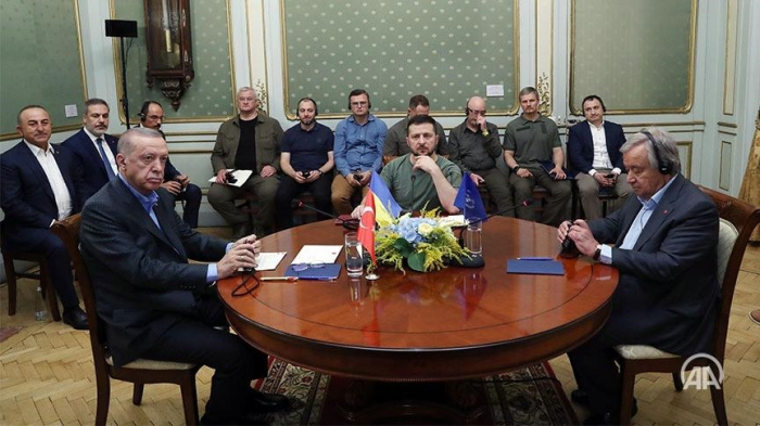 Erdogan, Zelensky et Guterres se sont entretenus à Lviv