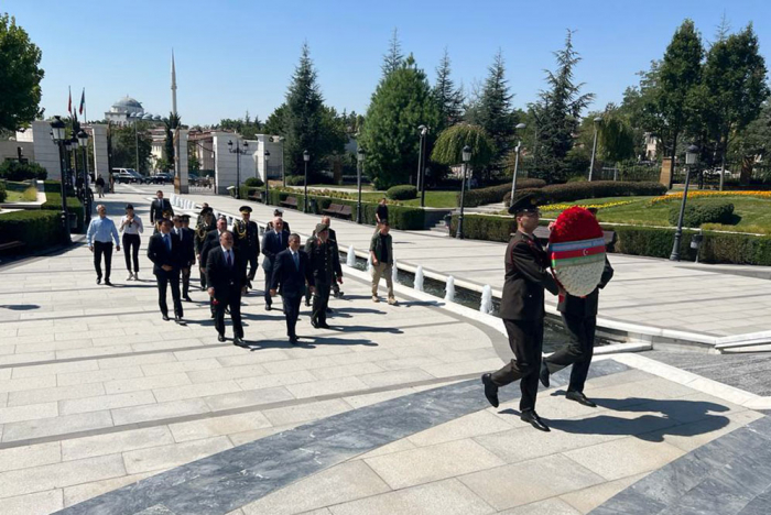   Azerbaijan Defense Minister visited the Heydar Aliyev Park in Ankara  