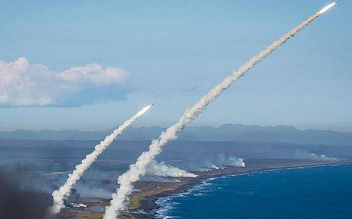 Koreya Yapon dənizinə doğru yaxın mənzilli raket buraxıb  
