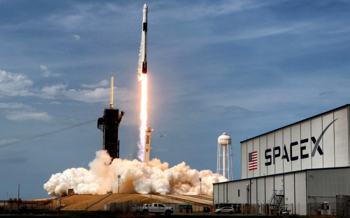   "SpaceX" plant den Start von 100 Orbitalraketen  