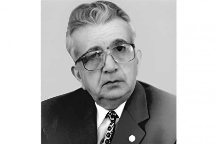 Neftçi alim vəfat etdi  
