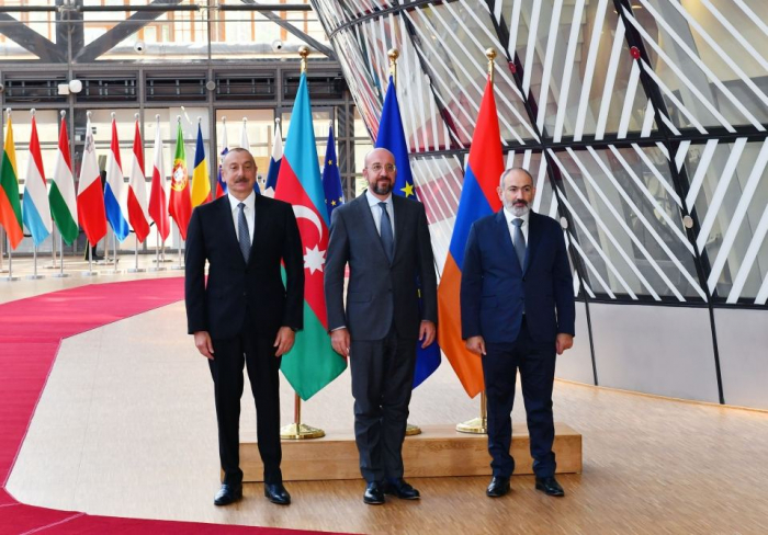   4. Treffen zwischen dem Präsidenten Aliyev, dem armenischen Ministerpräsidenten und dem Präsidenten des Europäischen Rates – positives Zeichen des Engagements für den Aufbau des Friedens  