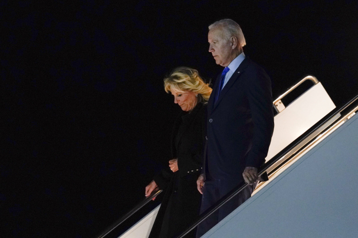 Joe Biden est arrivé à Londres pour les funérailles d