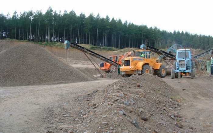  In den Erz- und Nicht-Erz-Lagerstätten in Kalbadschar und Latschin wurde eine geologische Bewertung durchgeführt 