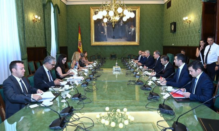 Azerbaijani FM meets President of Spanish Congress of Deputies