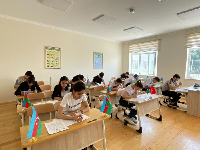 “Nar”ın dəstəyilə 10 abituriyent tələbə adını qazandı  
