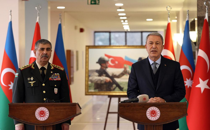  Azerbaijani, Turkish defense ministers hold phone talks  