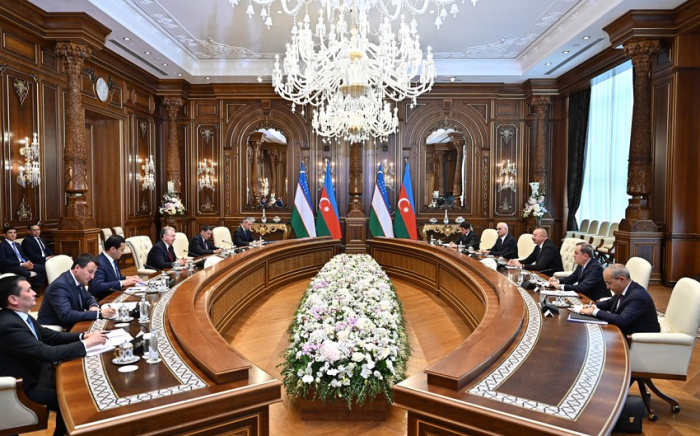     Präsident von Aserbaidschan:   „Wir schaffen neue Inhalte in unseren Beziehungen zu Usbekistan“  