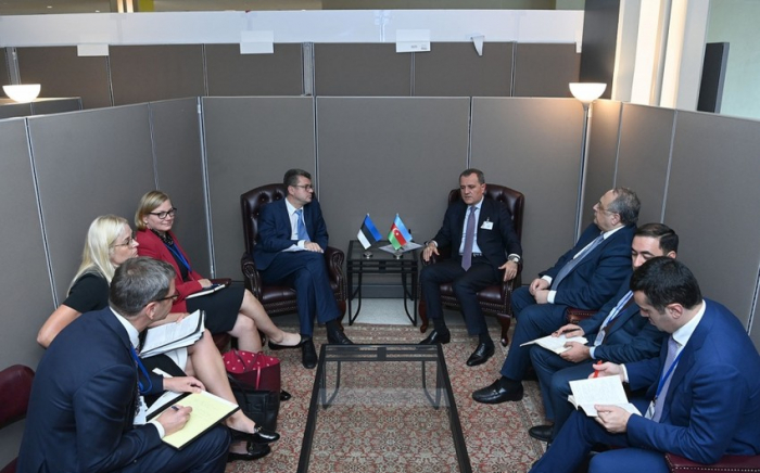   Es wurde die bilaterale Zusammenarbeit zwischen Aserbaidschan und Estland erörtert  