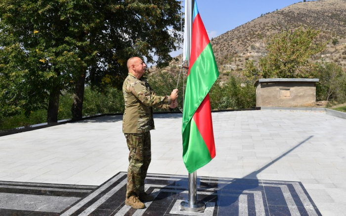 President Ilham Aliyev raises Azerbaijani flag in Lachin city  