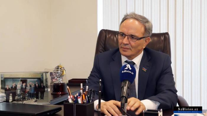 Əflatun Amaşov "Xalq qəzeti"nə baş redaktor təyin olundu Əflatun Amaşov "Xalq qəzeti"nə baş redaktor təyin olundu