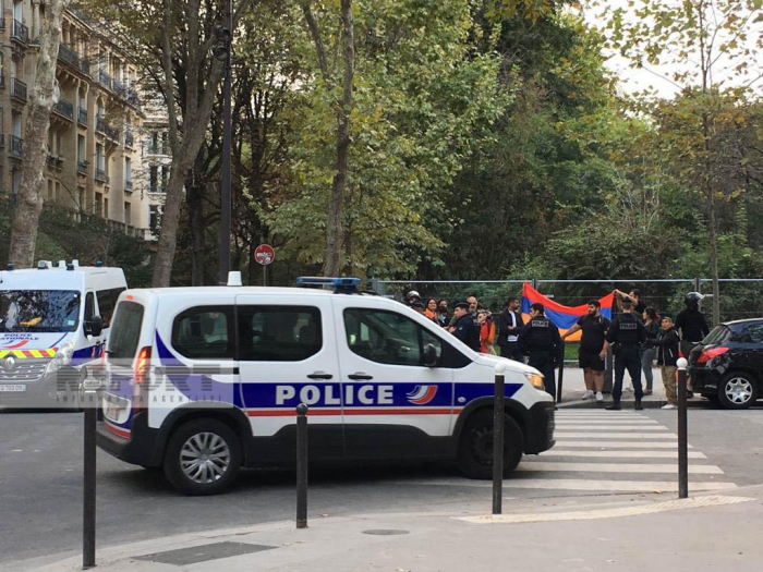 Armenian radical group tries to attack Azerbaijan Cultural Center in France -  VIDEO  