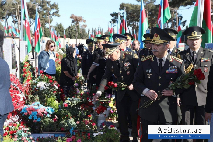  Zakir Hasanov visits Alley of Martyrs II  