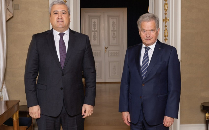 Botschafter Aserbaidschans traf mit dem finnischen Präsidenten zusammen 