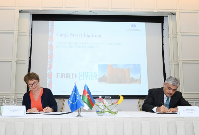 Azerbaijan, EBRD ink documents