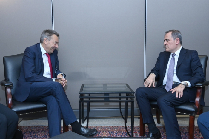 Azerbaijani FM meets with ICRC President