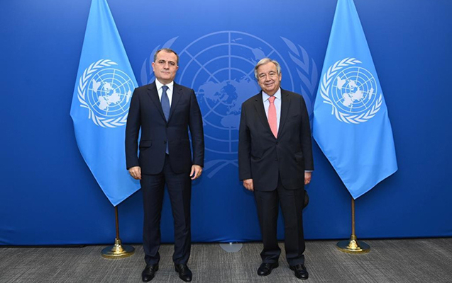   Jeyhun Bayramov se reunió con el Secretario General de la ONU  
