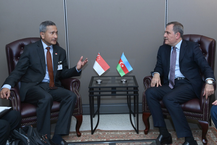   Ministro de Relaciones Exteriores de Azerbaiyán se reúne con su par de Singapur  