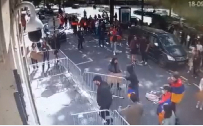   Los armenios atacan la embajada de Azerbaiyán en Francia -   VIDEO    